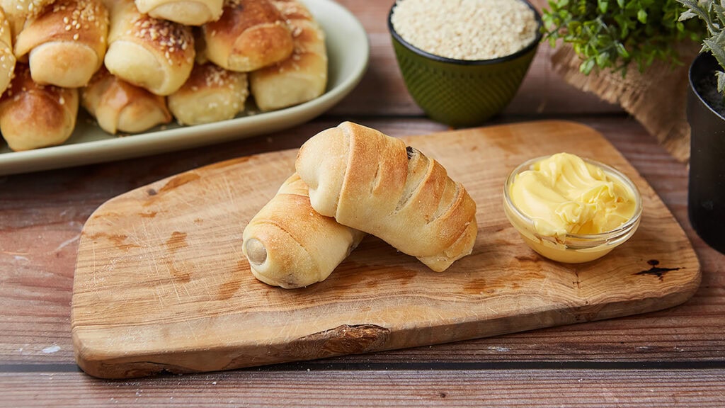 Sveže domaće kiflice bez aditiva sa vanilom i šećerom.